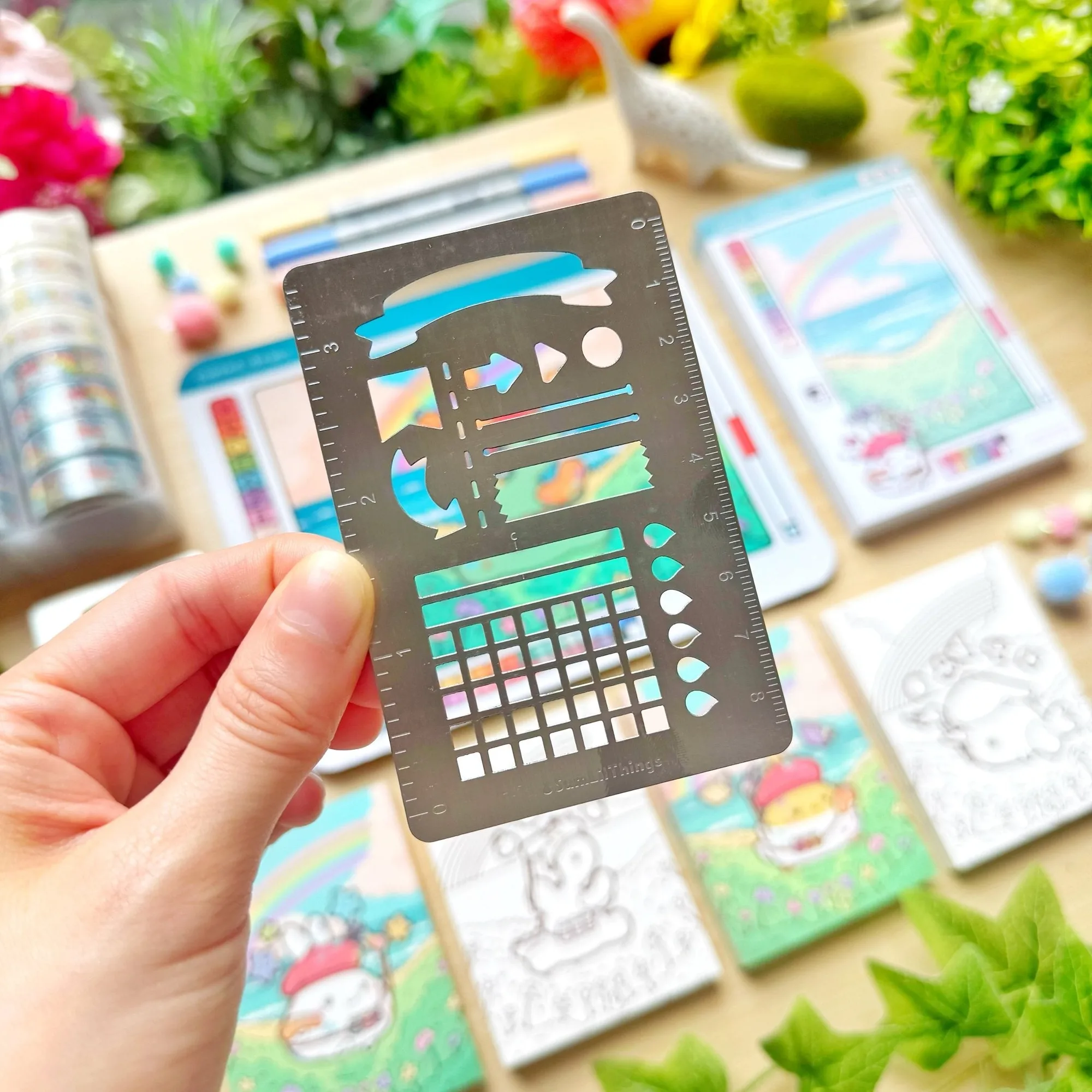 Como usar stencils metálicos para layouts criativos de diário