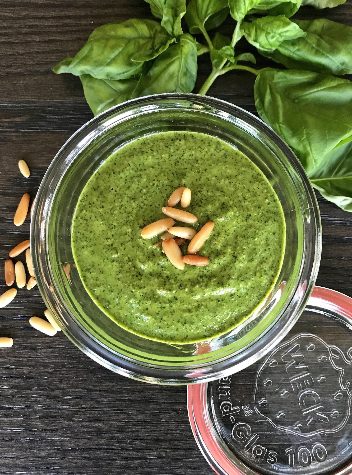 Cómo hacer salsa pesto italiana auténtica en casa