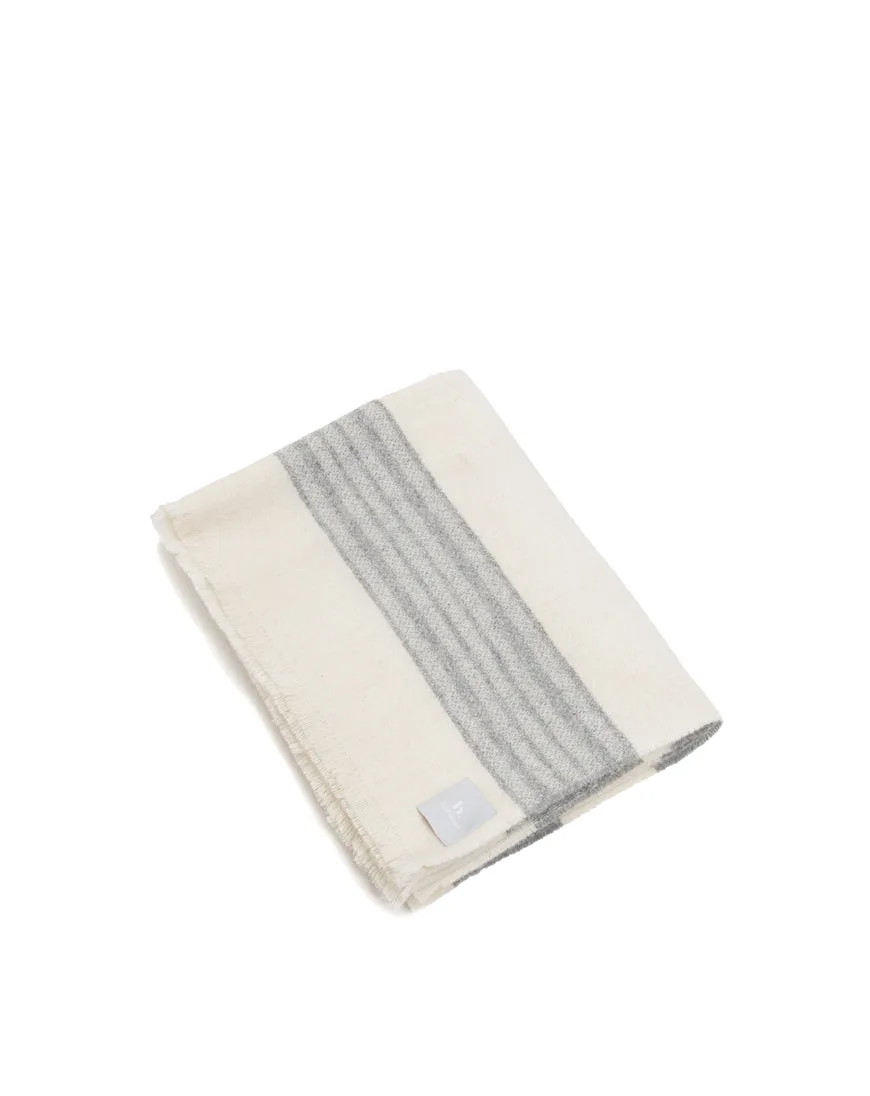 So reinigen und pflegen Sie Ihre Kuscheldecke