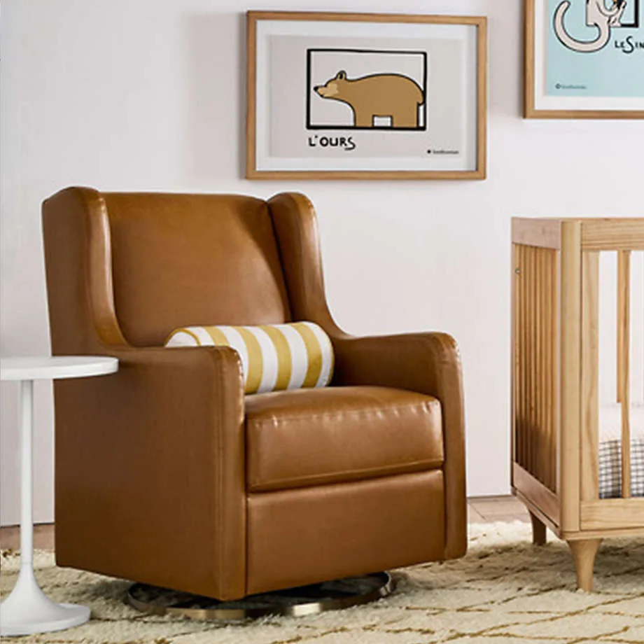 The Best Nursery Chair for Breastfeeding and Bottle Feeding: What to Look For