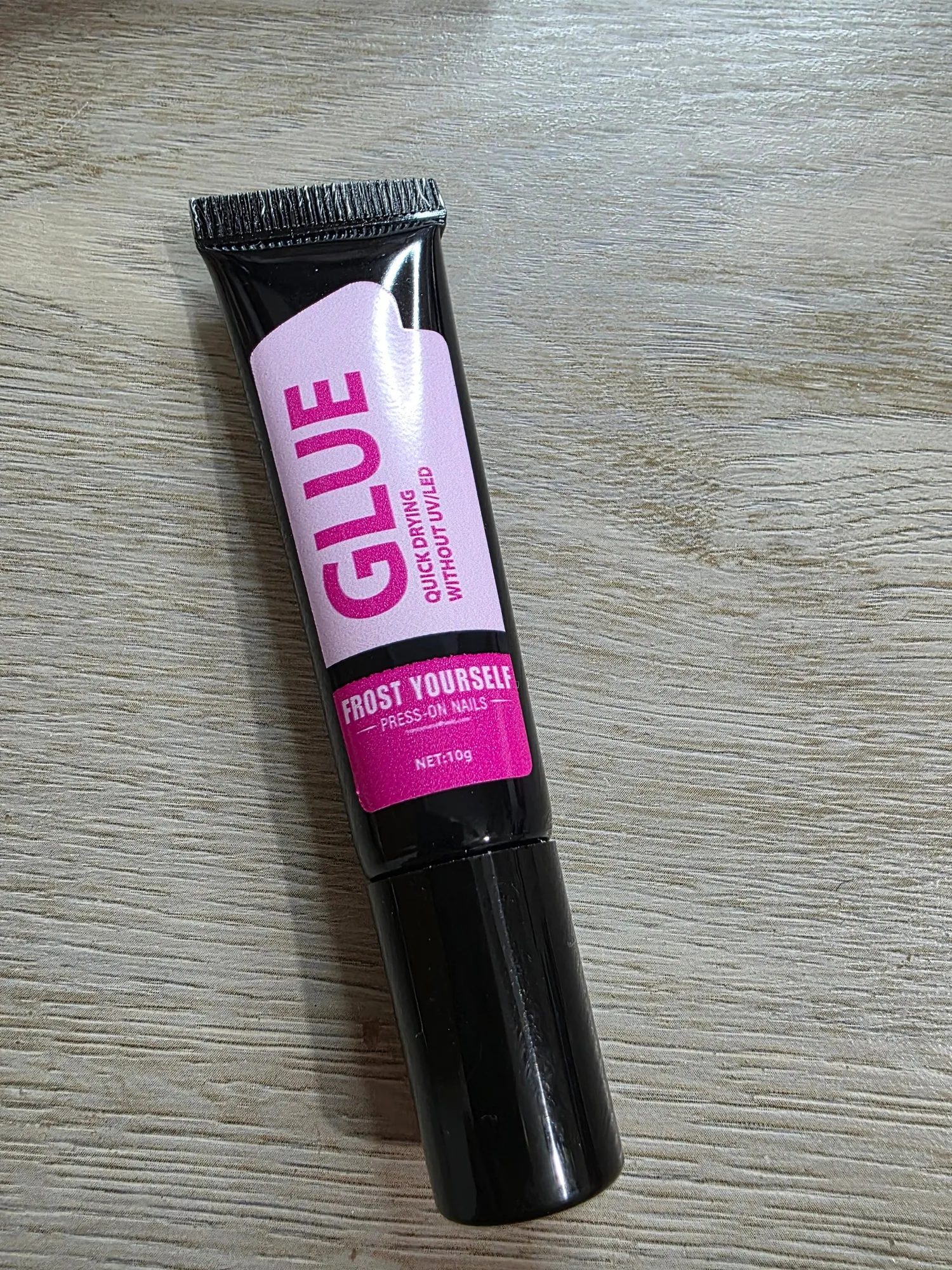 Comment utiliser le dissolvant de colle sans abîmer ses ongles