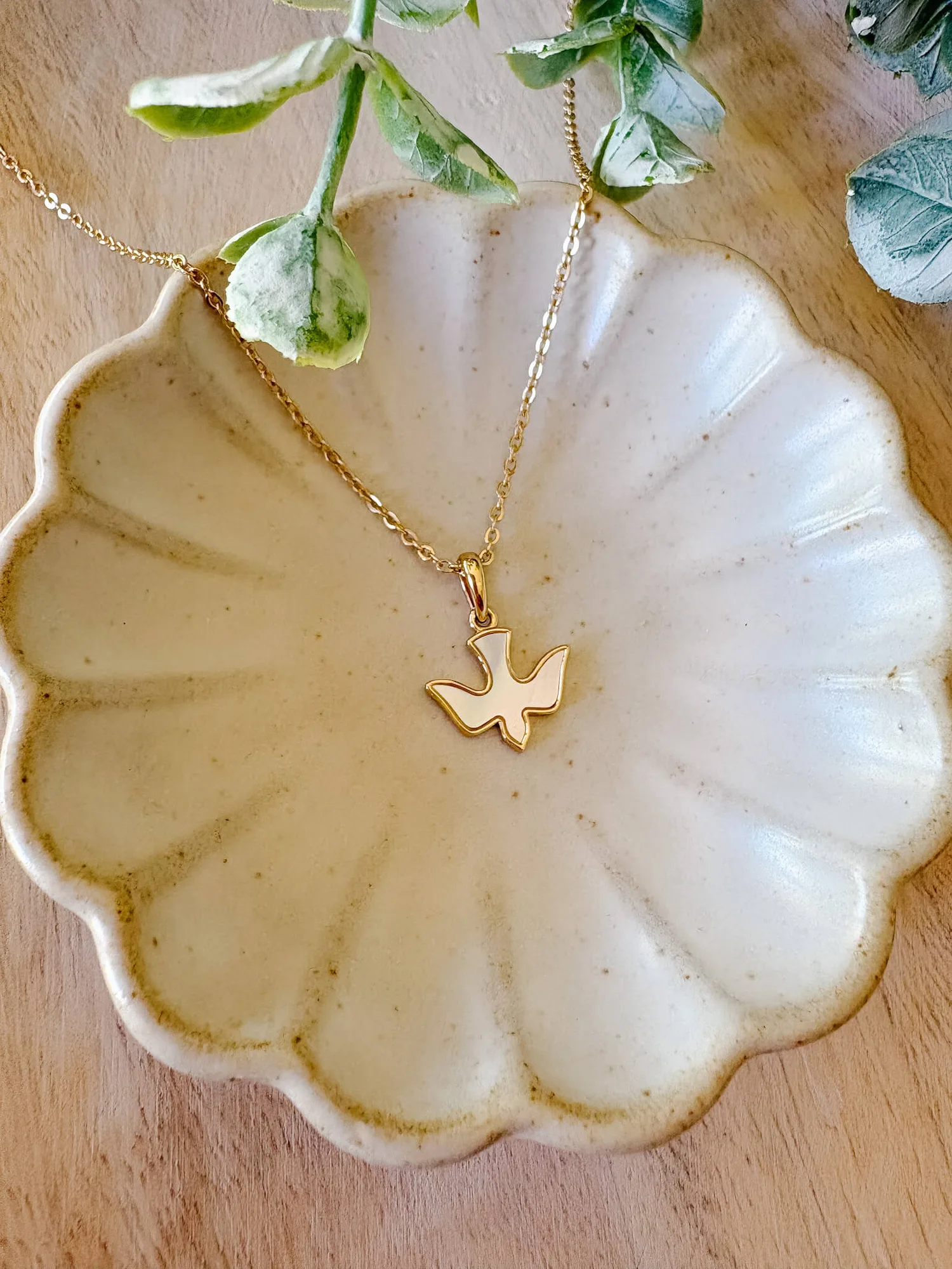 How to Choose a Religious Pendant Necklace