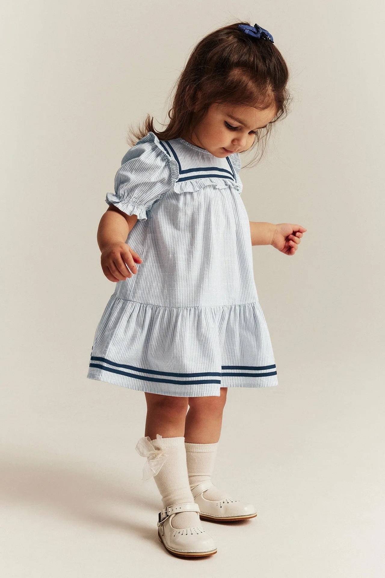 Robe bébé à rayures à manches courtes