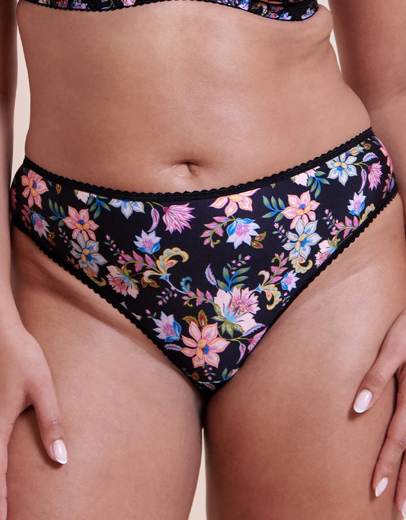 Mutandine brasiliane o perizoma: quale stile Curvy Kate fa per te?