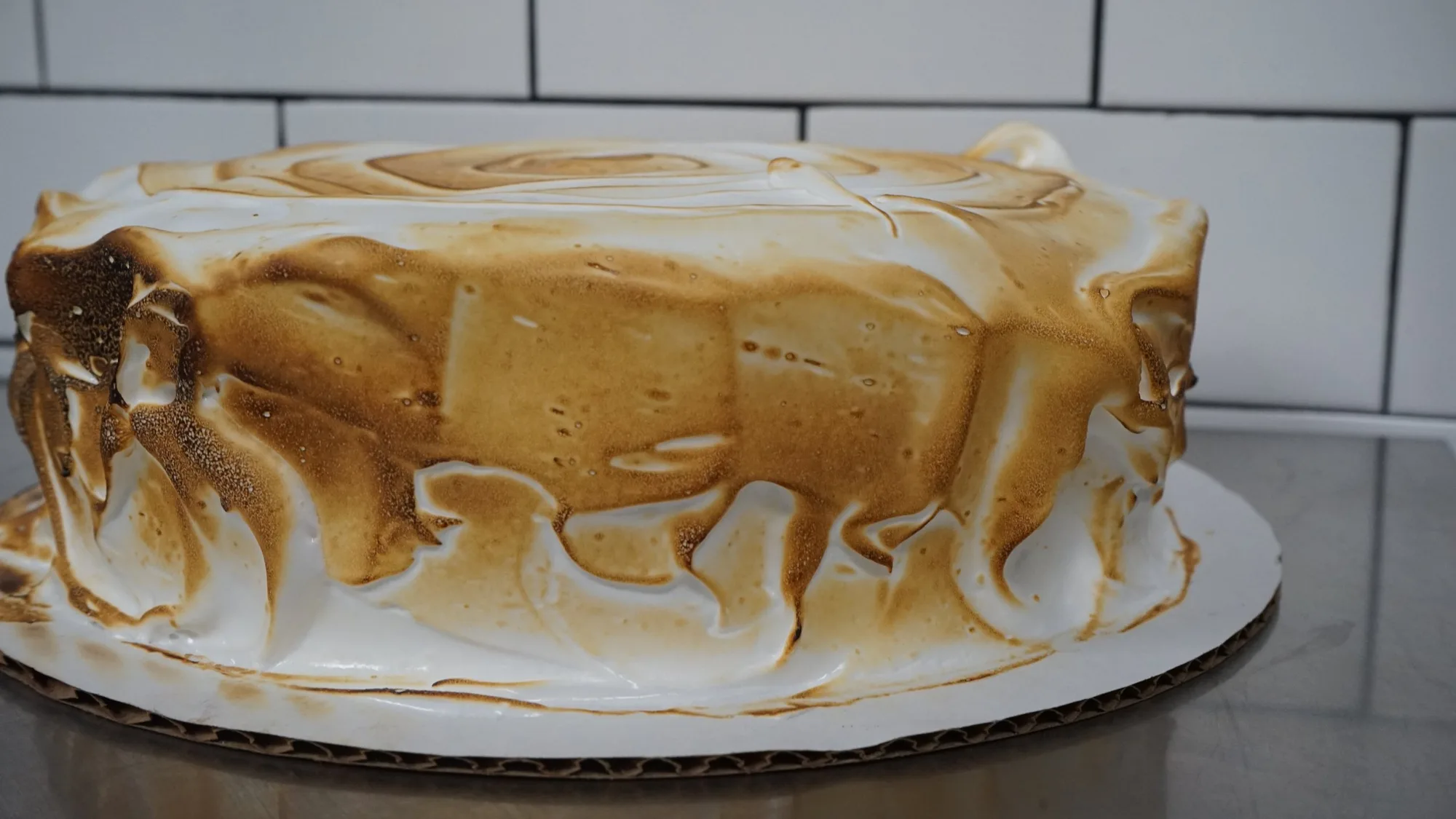 How to Serve MOMU Smore's Ice Cream Cake for a Crowd