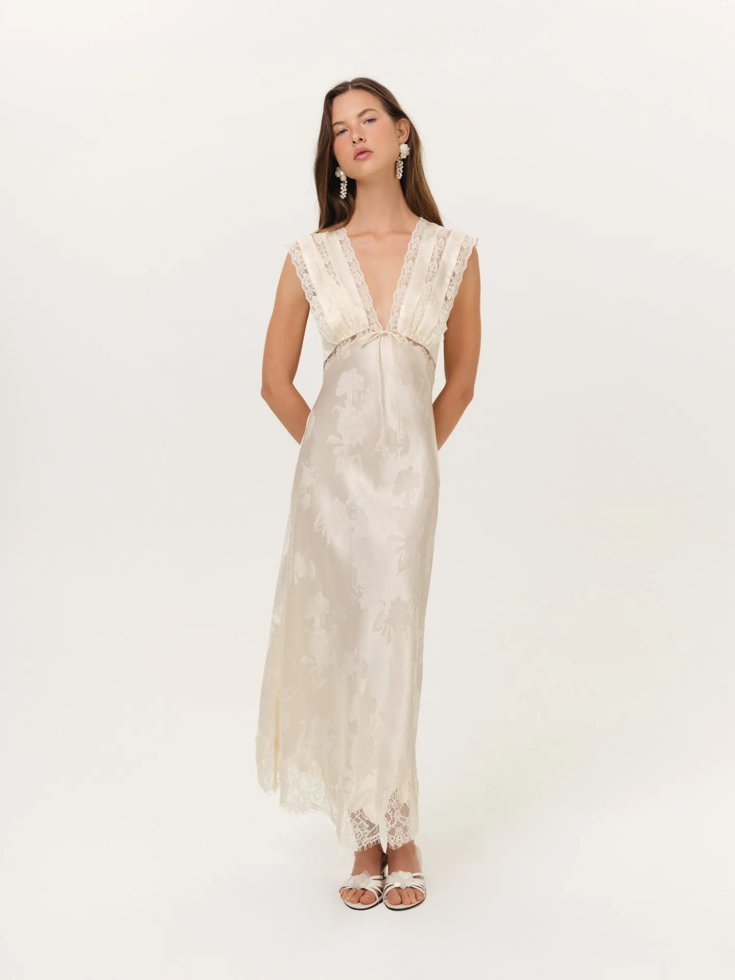 How to Care for Your Linen Dresses: Washing and Ironing Tips