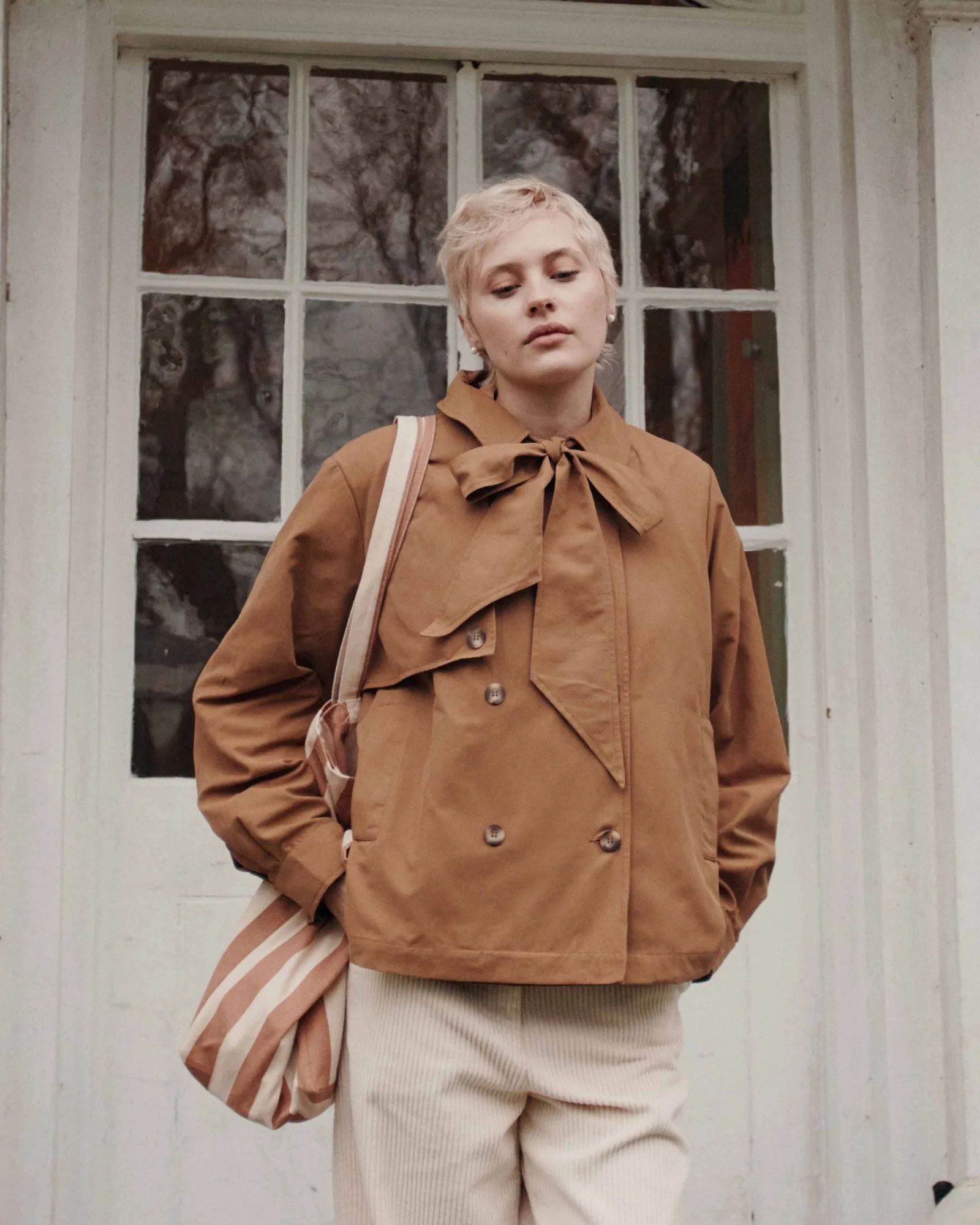 How to Wear a Knotted Collar Trench Coat