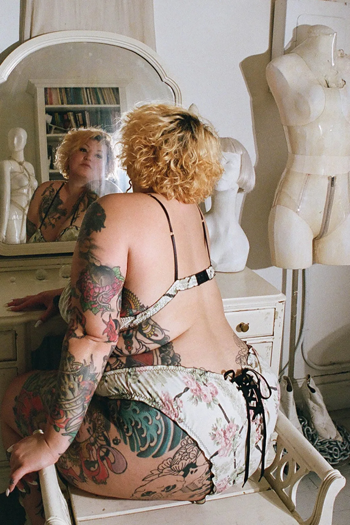 Mystery Print Oleander Bralette & Perennial Bloomer Set aus upgecyceltem Vintage-Stoff