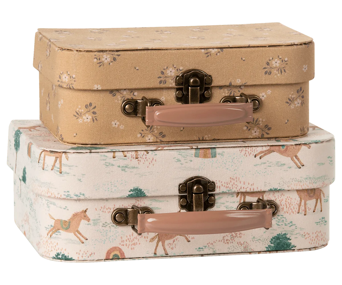 Como organizar um conjunto de mala infantil para viajar
