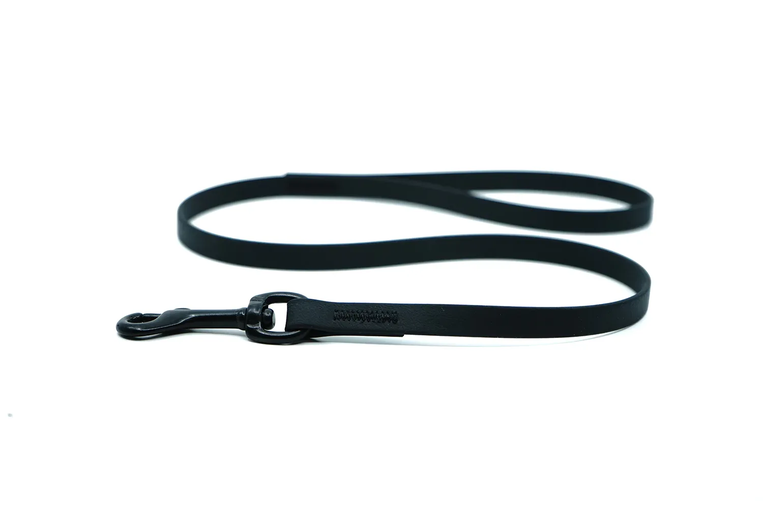 Biothane vs. Leather Leash: Which Is Right for You?