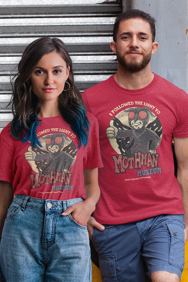 T-shirt do Museu Mothman Fallout vs t-shirts gráficas clássicas