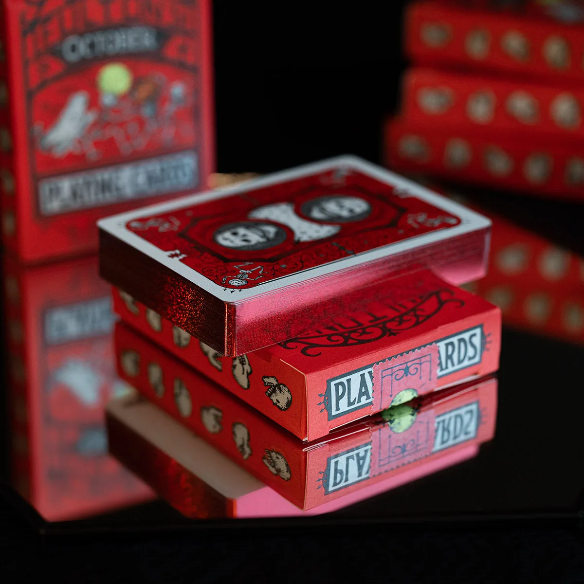 October Red Gilded vs Standard: Quale mazzo scegliere?