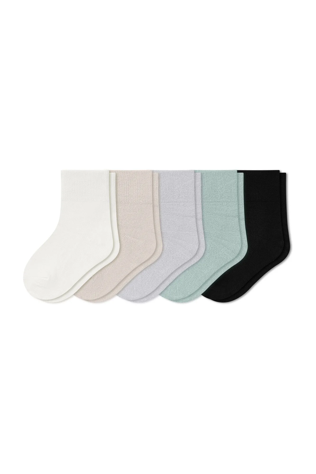 Choisir les chaussettes enfant : mi-mollet ou classique ?