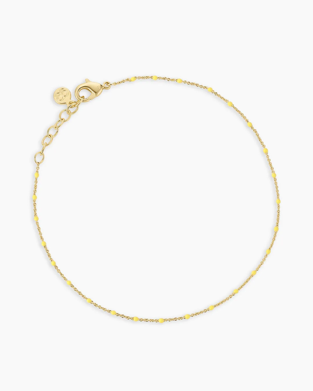 Comment porter un bracelet de cheville en or au quotidien