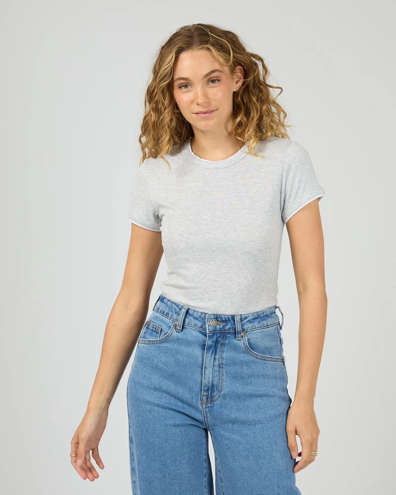 Aae Layers Tee Grey Marle: Styling a Layered Tee