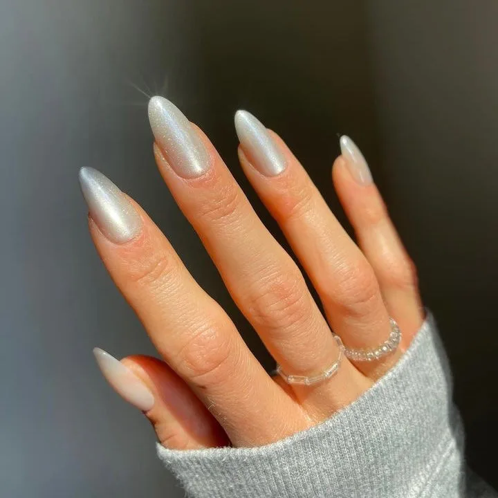 Instant Luxury Akrylové tlačené nehty - Luminous Chrome, mandlové