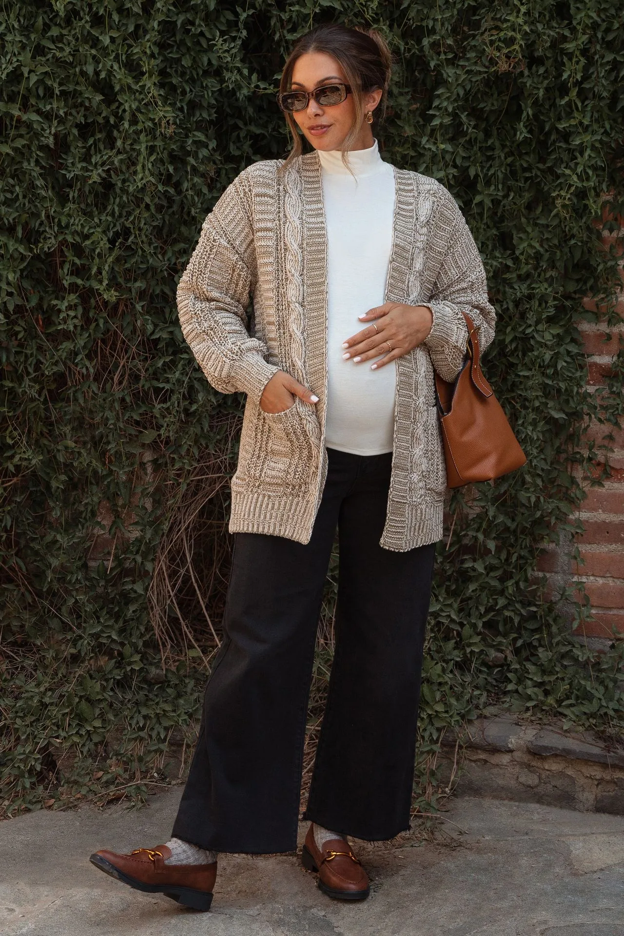 How to Mix and Match Maternity Basics for Maximum Outfits: Pregnancy Style Tips