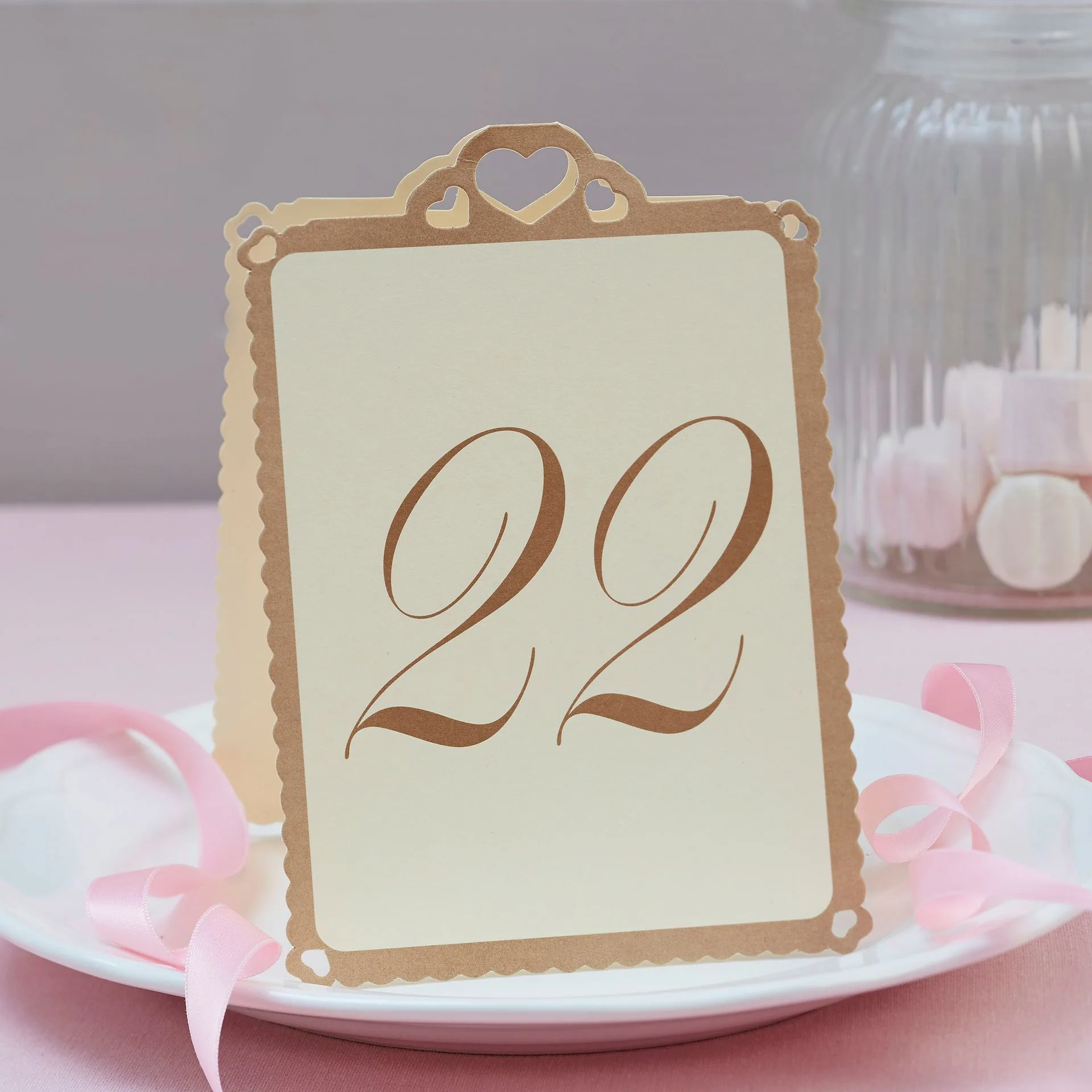 How to Style a Balloon Garland for a Wedding Reception: A Step-by-Step Guide