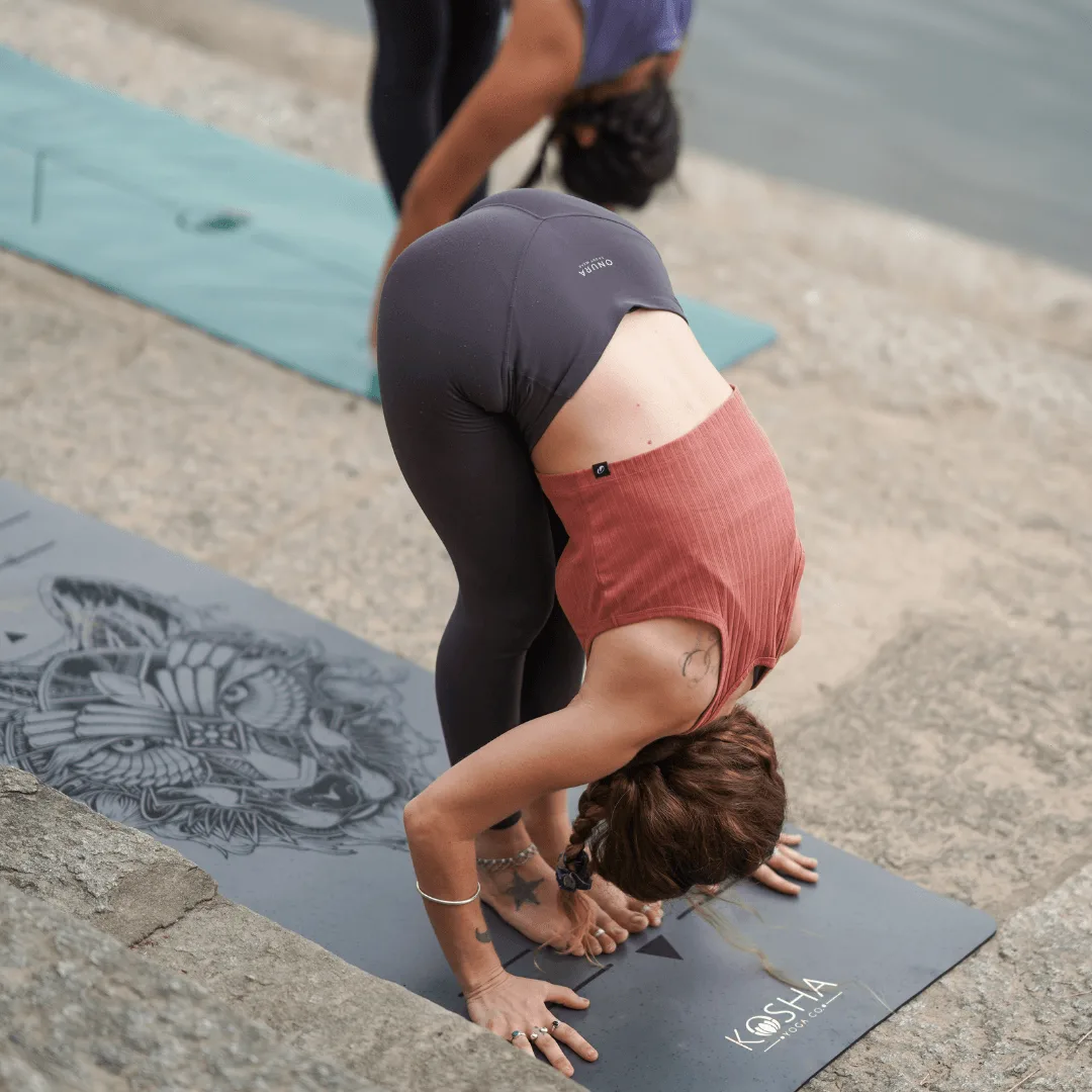 De juiste dikte van je yogamat kiezen voor je practice
