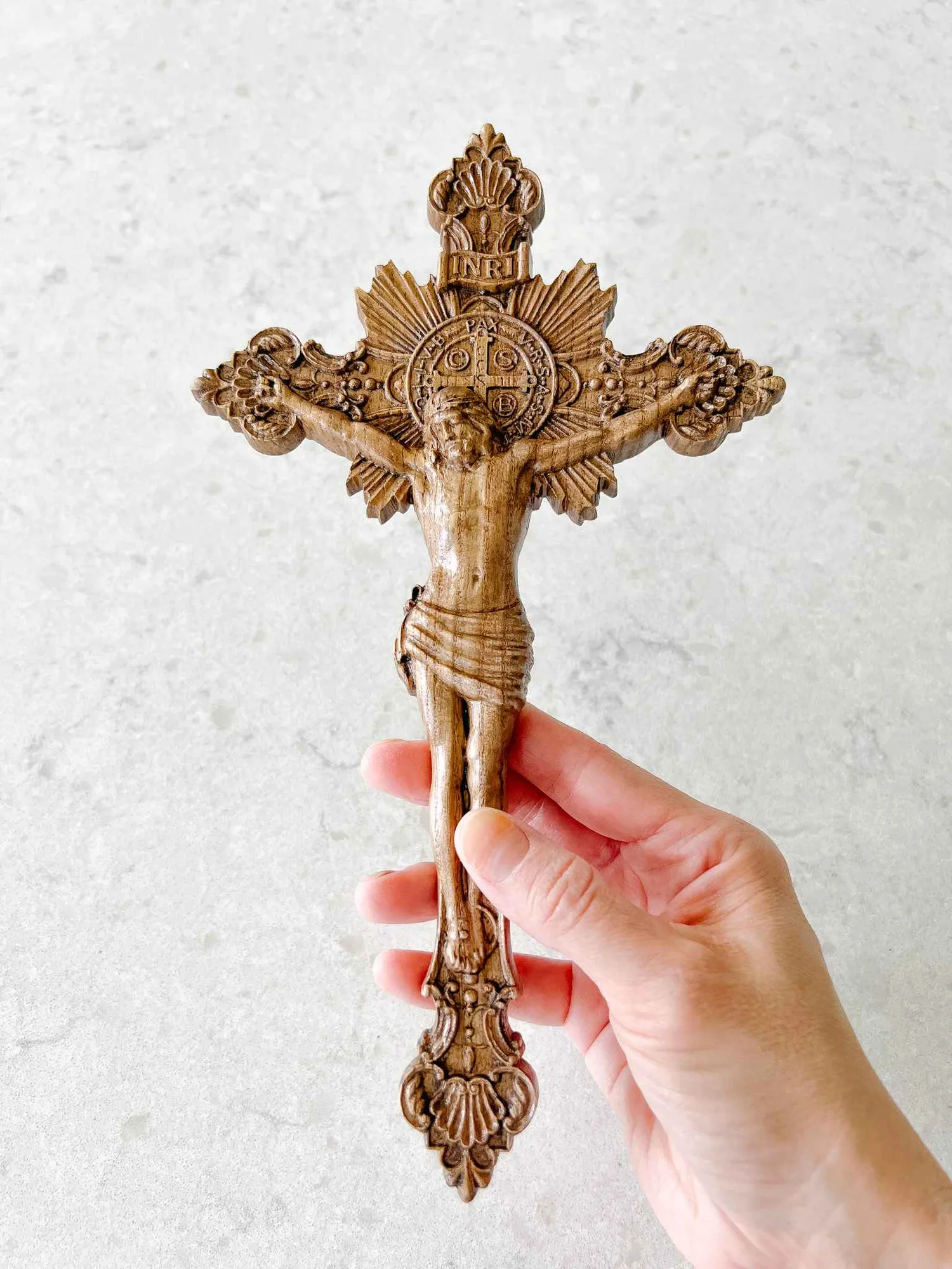 Carved Wooden vs St. Benedict Crucifix: Which to Choose? (2026)