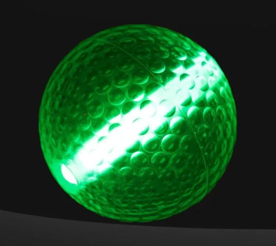 Choisir des balles de golf lumineuses pour les parties de nuit