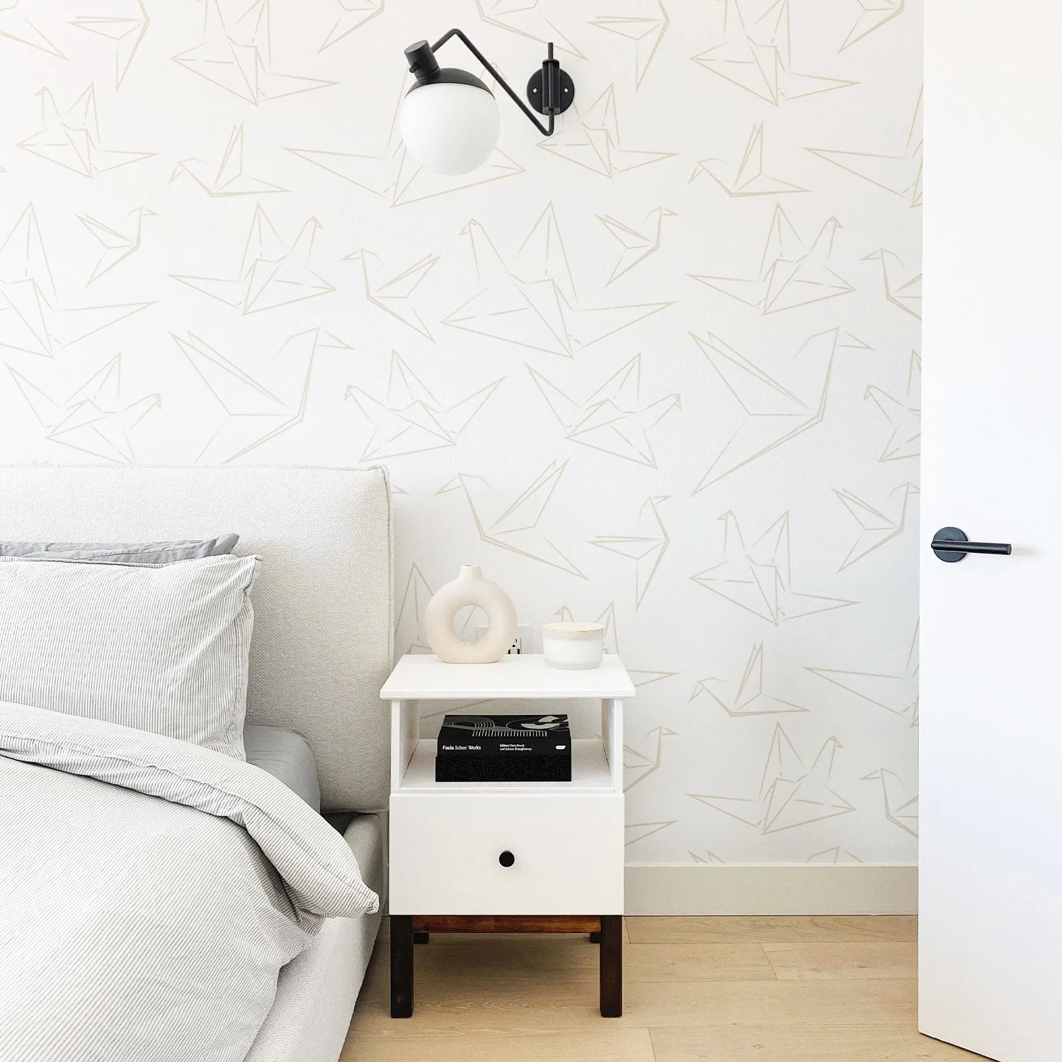 Papel pintado de grullas de origami: ideas para cuartos infantiles