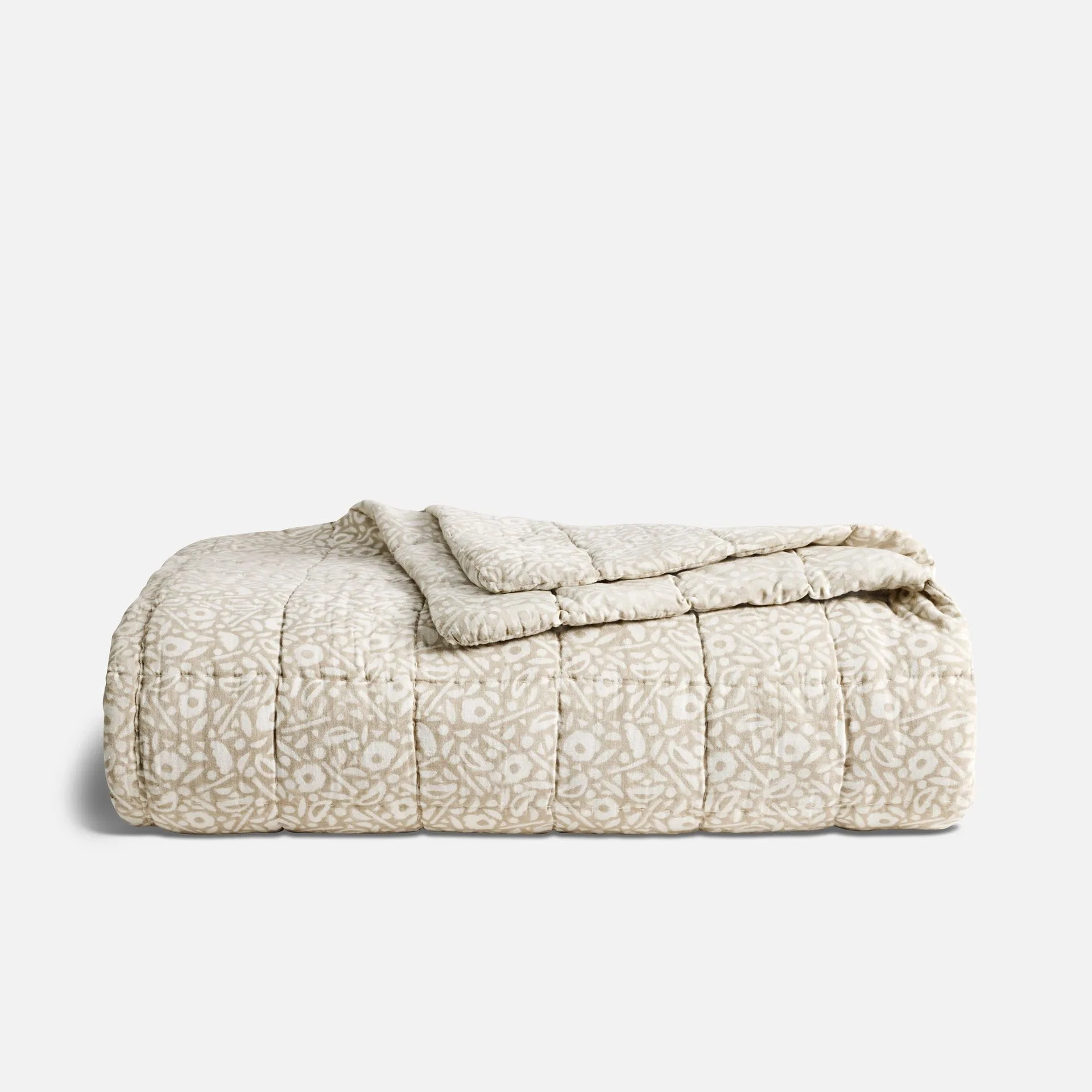 How to Create a Relaxing Bedtime Routine with Pillow Sprays and Home Fragrance