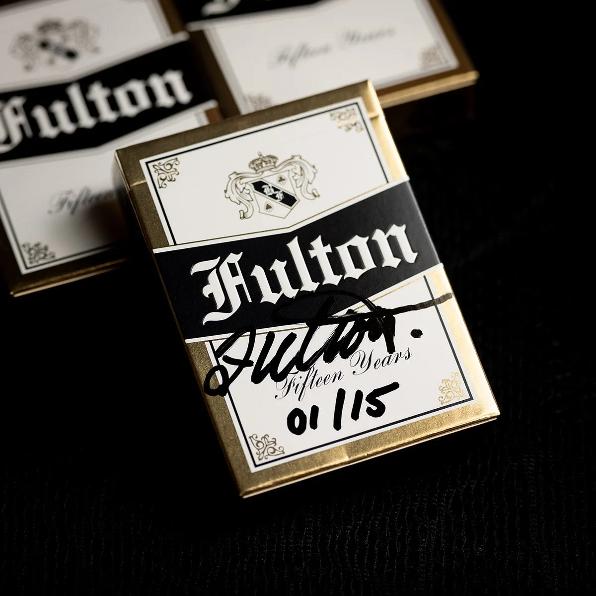 Smoke & Mirrors 15th Anniversary Gilded vs Original: Which Deck Wins?