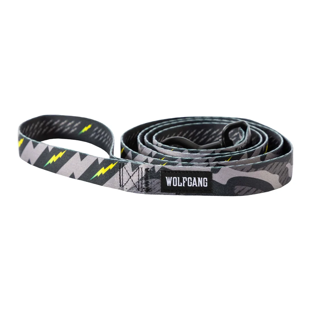 Why Reflective Features on Dog Leashes and Collars Are Essential for Night Walks