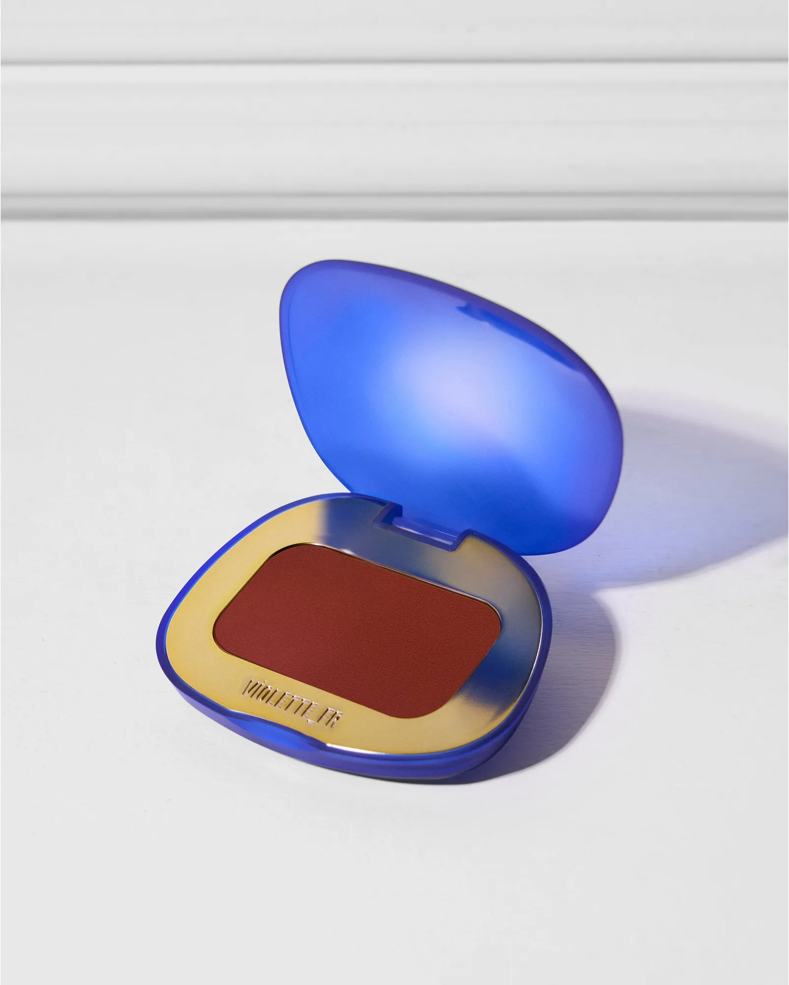 Yeux Paint vs Plume Eyeshadow: ตัวไหนเกลี่ยง่ายกว่ากัน?
