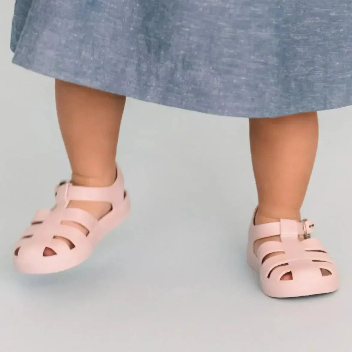 Fisherman Sandals vs. Sherpa Boots: Picking Baby's First Walking Shoes