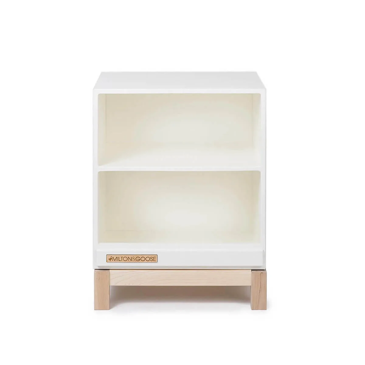Encimera y almacenaje esenciales para cocina de juguete de madera