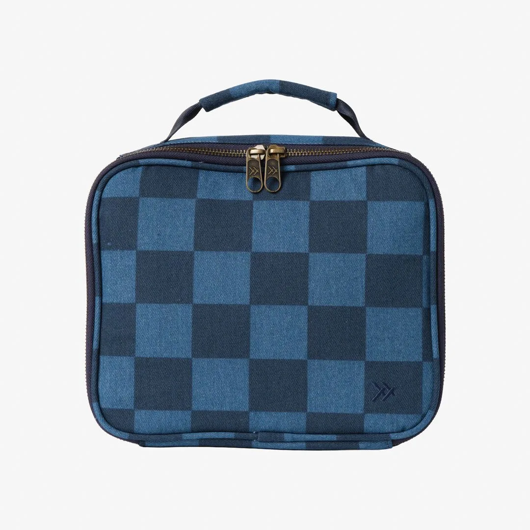 Leather vs. Canvas Wallets: Durability, Style, and Care Compared
