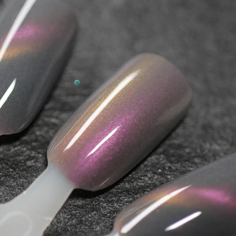 Flesh of the Untoten - Grauer Magnetischer Nagellack - Halloween Quad 2024