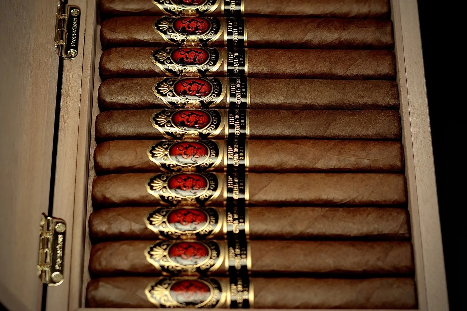 God of Fire KKP 2024: Piramide vs Toro Extra Comparison