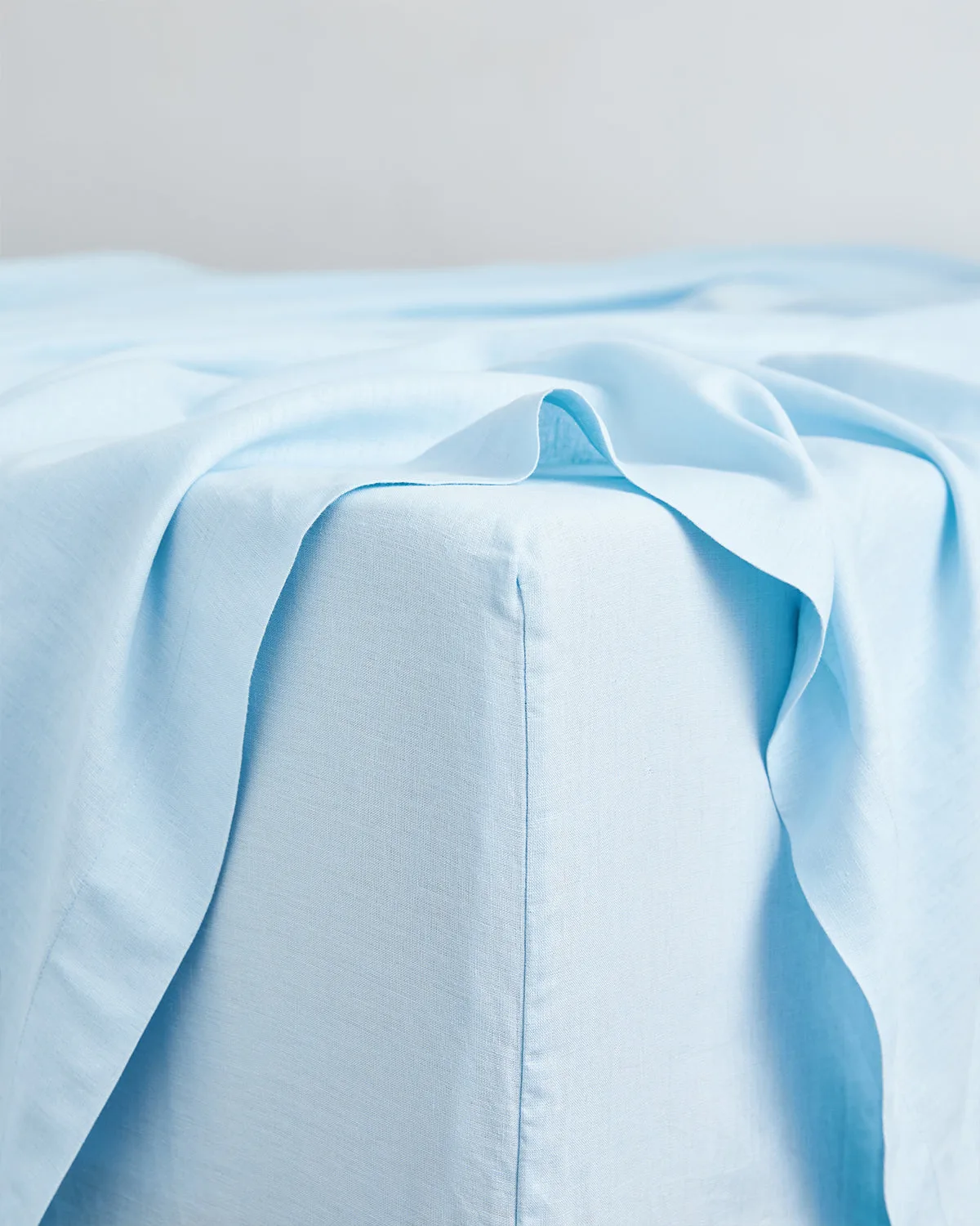 The History of Linen: From Ancient Egypt to Modern Bedrooms