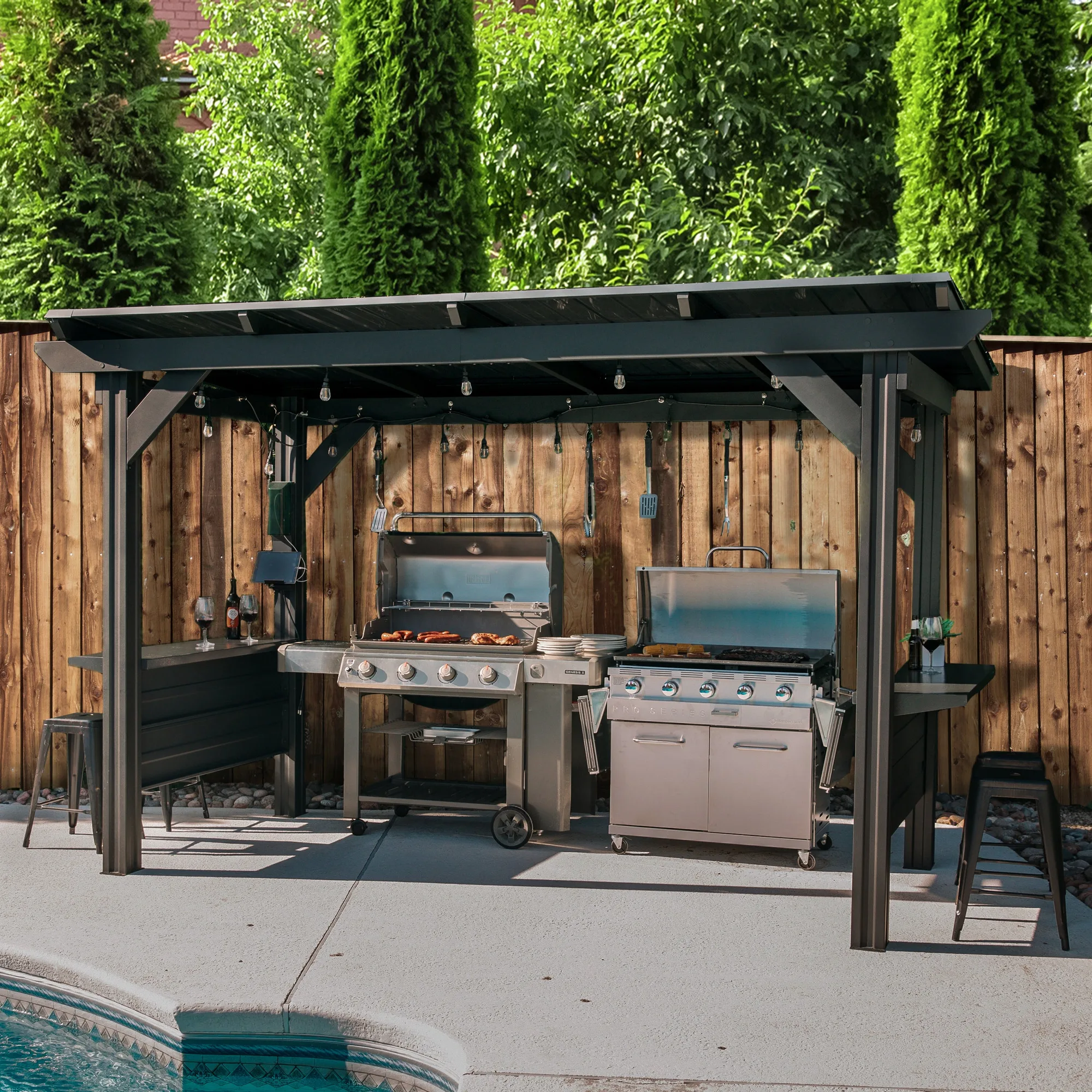 Buitenkeuken vs Grillpaviljoen vs Vrijstaande Grill: Welke Opstelling Past bij jouw Tuin?