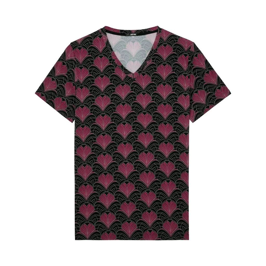 VネックTシャツをあらゆるシーンで着こなす方法