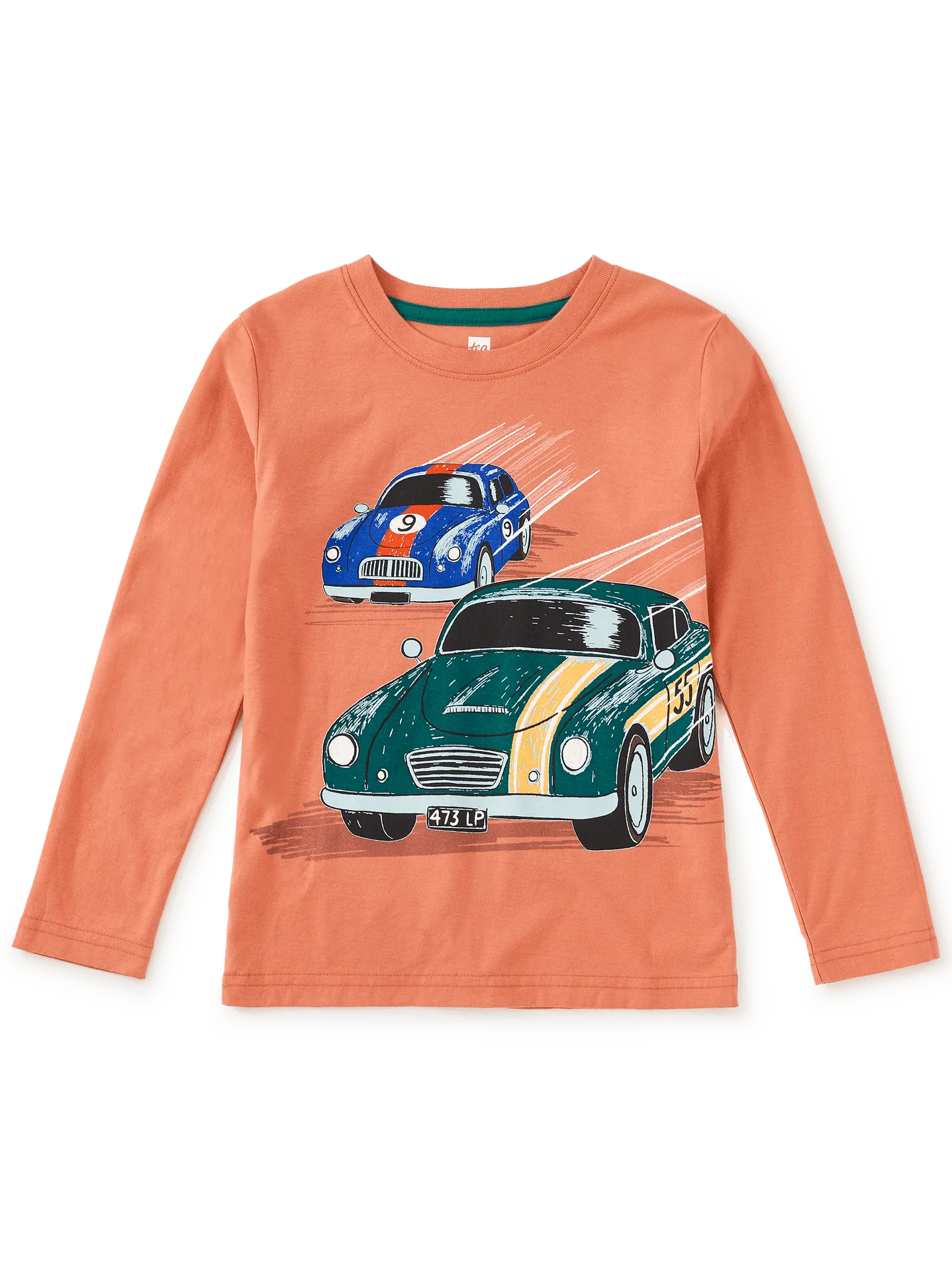 Come abbinare una t-shirt grafica per ragazzi: dalla scuola al weekend