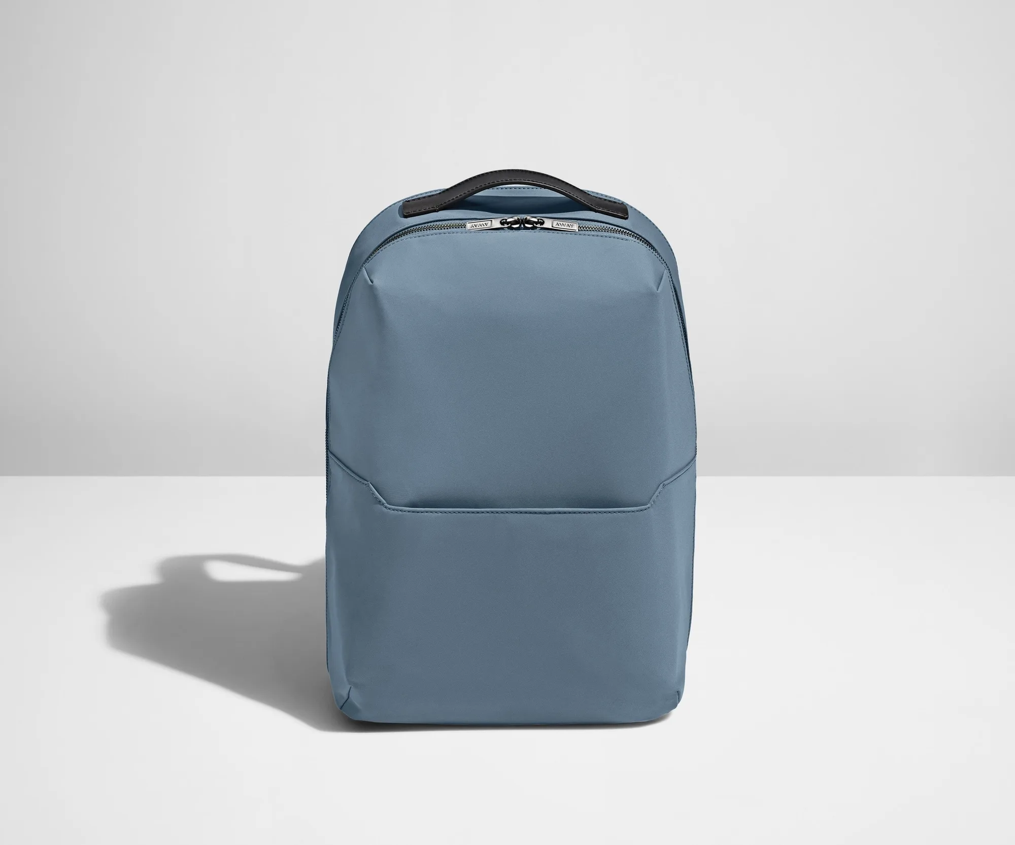 حقيبة الظهر Everywhere Zip مقابل حقيبة Carry-On: سفر نهاية الأسبوع