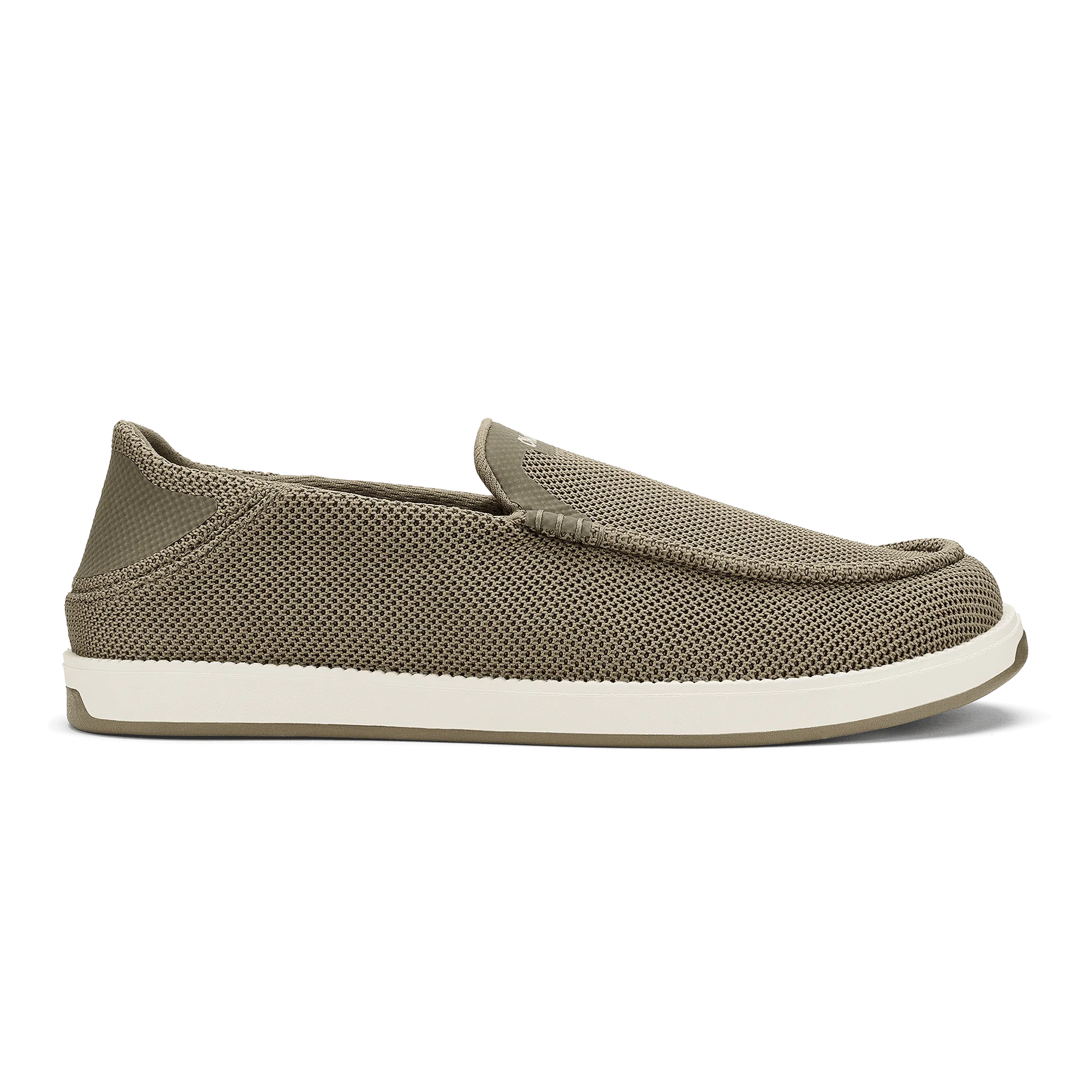 أحذية slip-on الشبكية أم التقليدية: أيهما أفضل؟