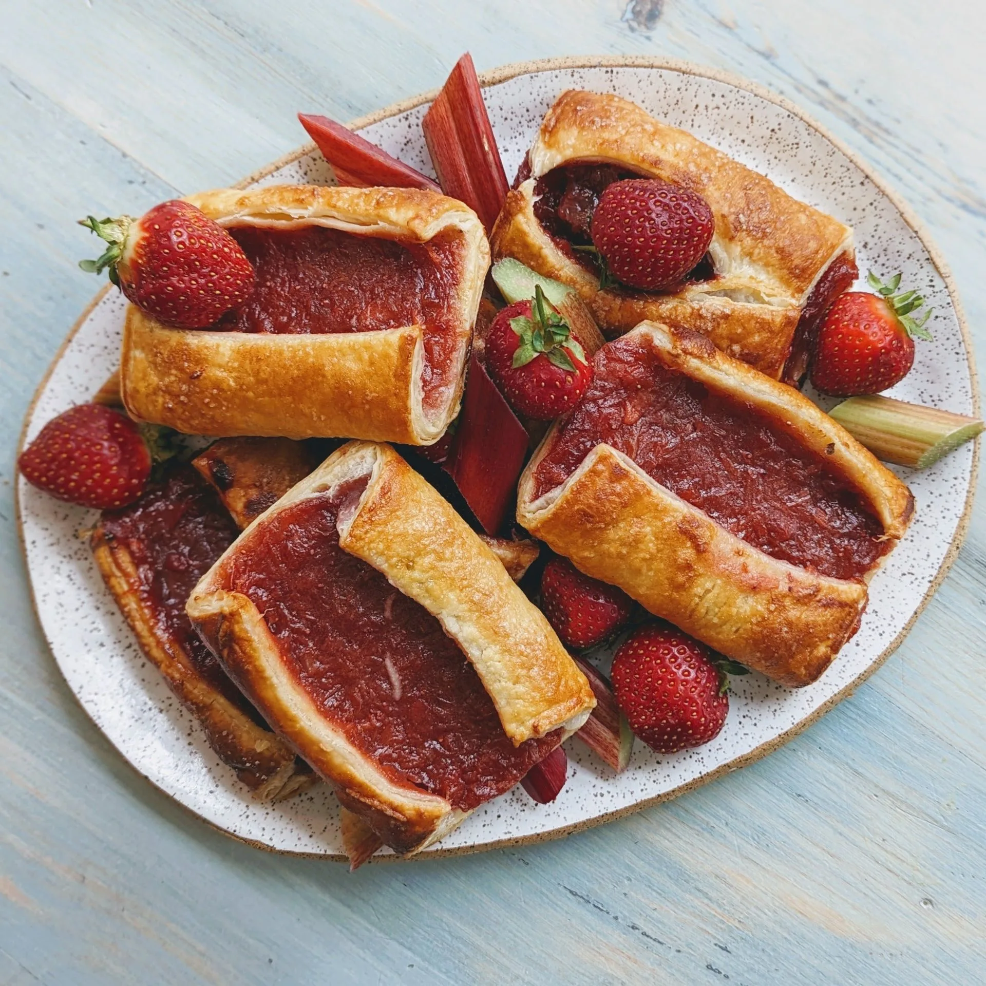 Almond Croissants vs. Chocolate Croissants: Which Artisan Pastry Deserves Your Breakfast?