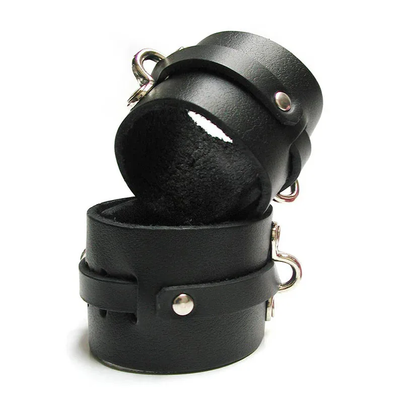 Guía de compra de esposas de cuero básicas para bondage