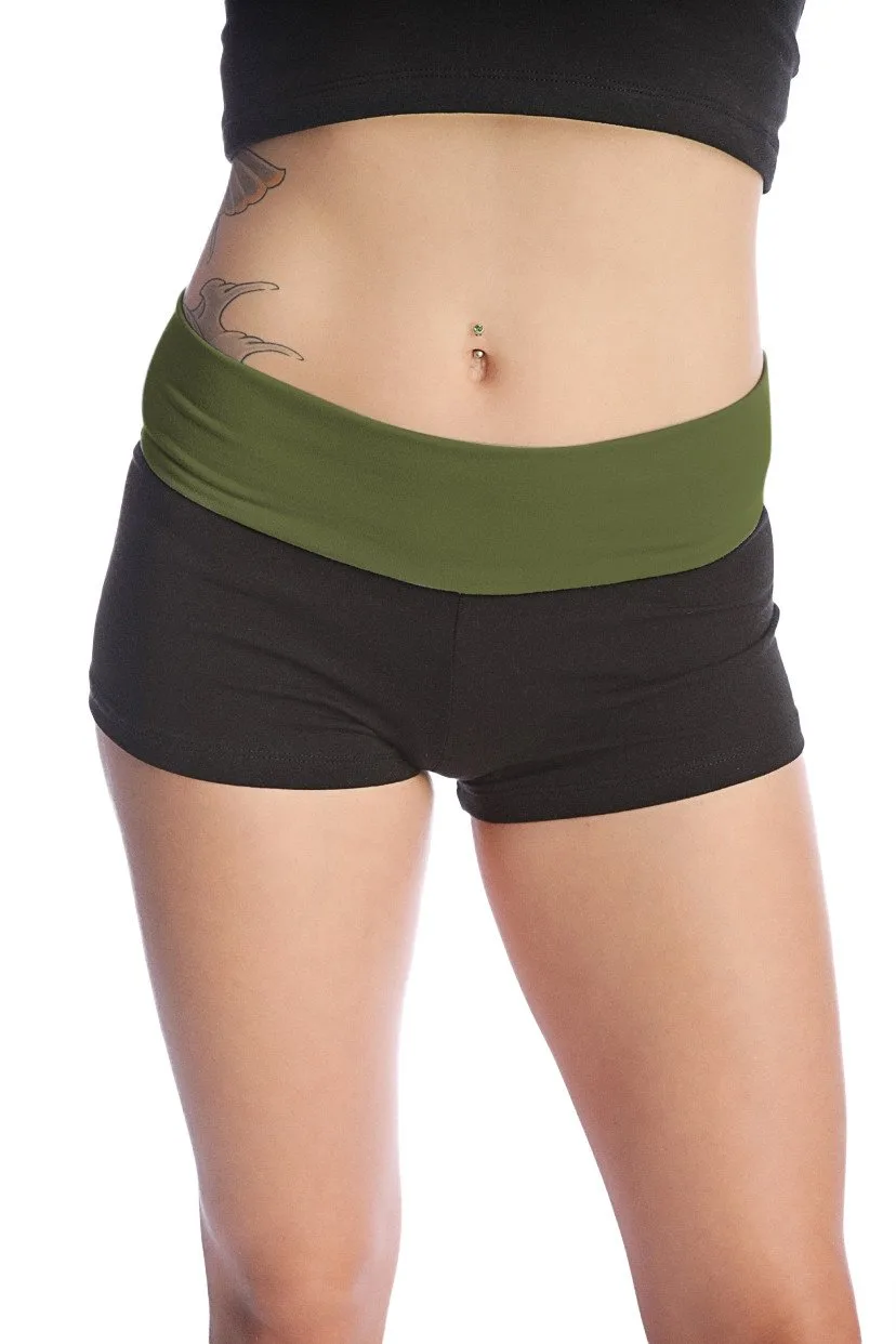 Short de transición vs. pantalón clásico de yoga: ¿cuál elegir?