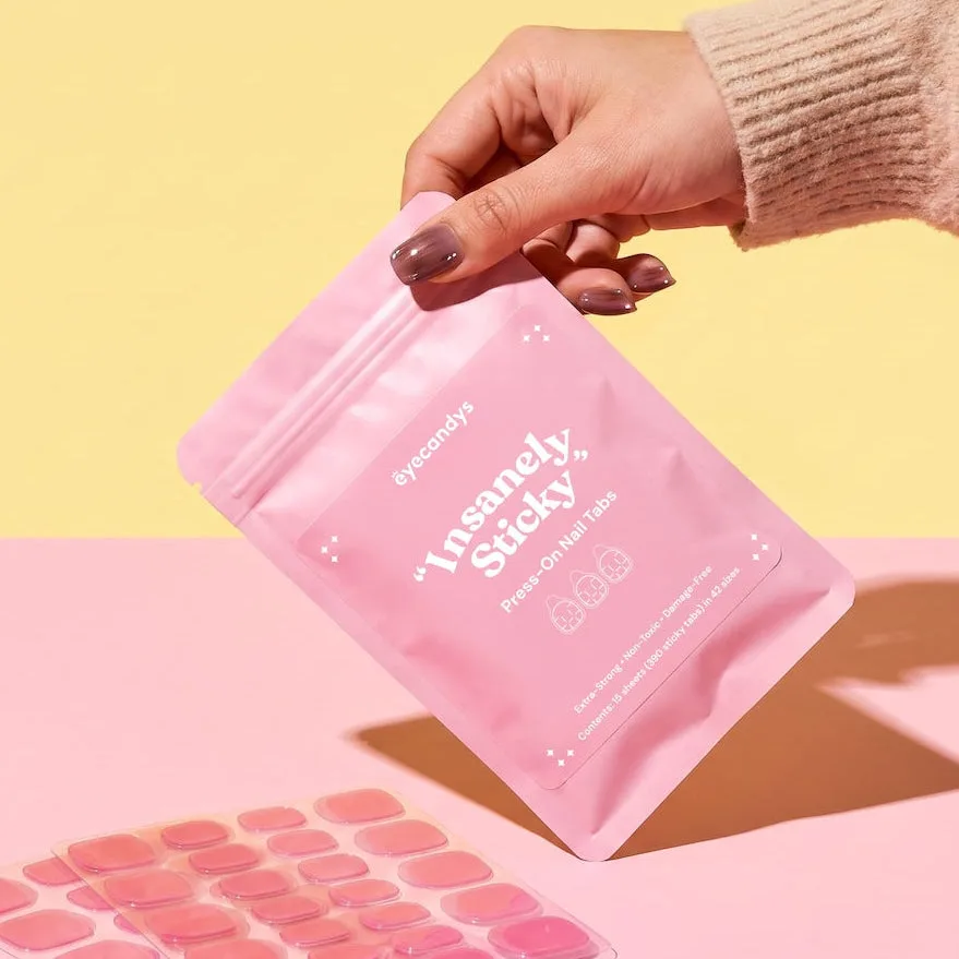 Utiliser les ongles press-on pour une tenue sécurisée