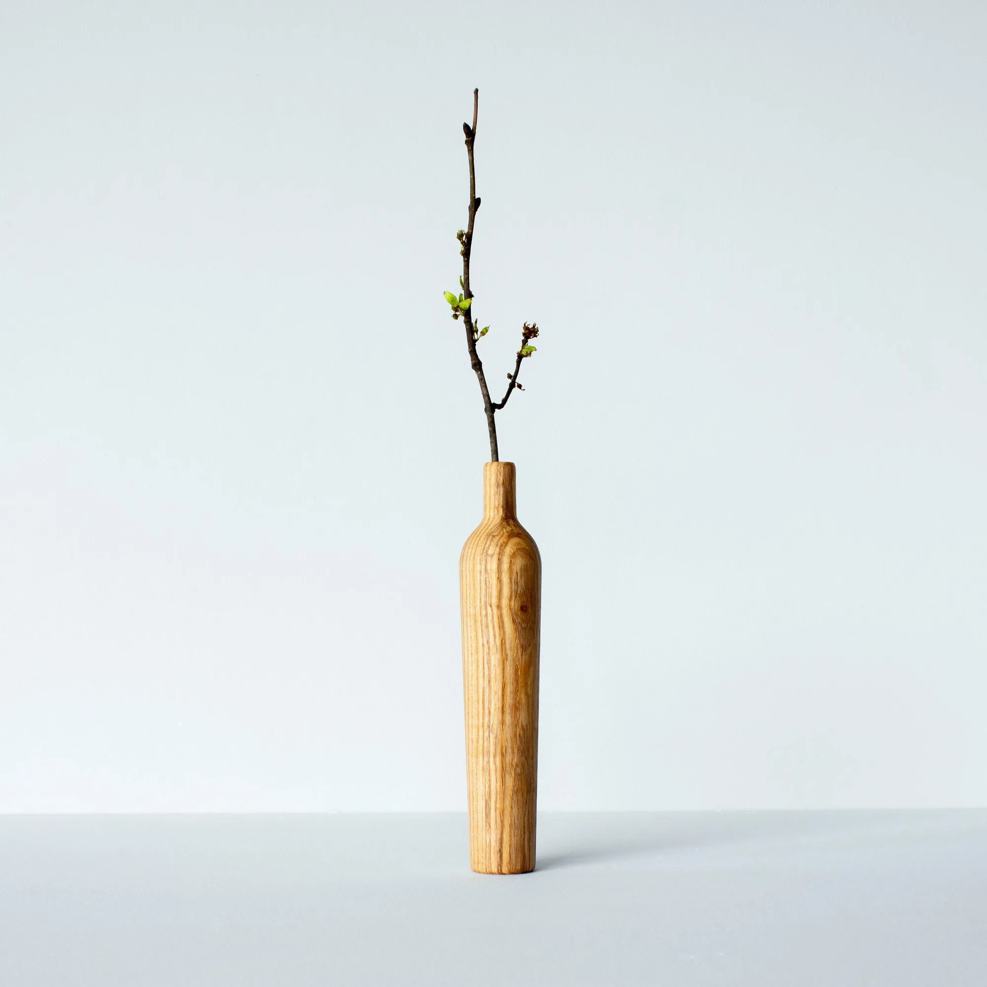 Vase Shapes and Materials: How to Match a Vase to Your Space