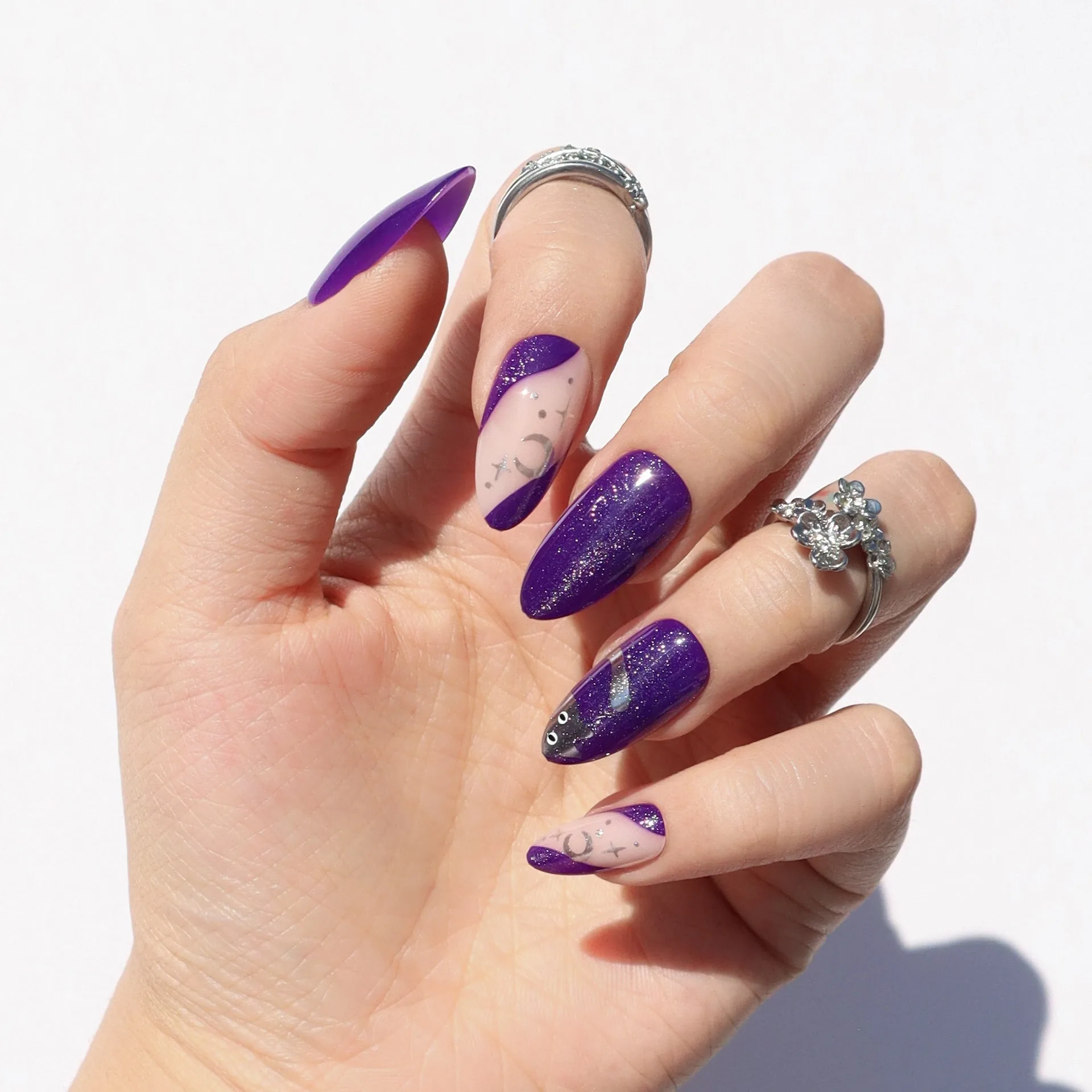 Liquid Glue vs Gel Adhesive: Which Holds False Nails Better?