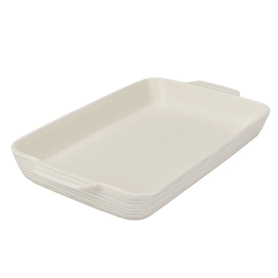 Can You Bake in a Pyrex Ceramic Baking Dish?
