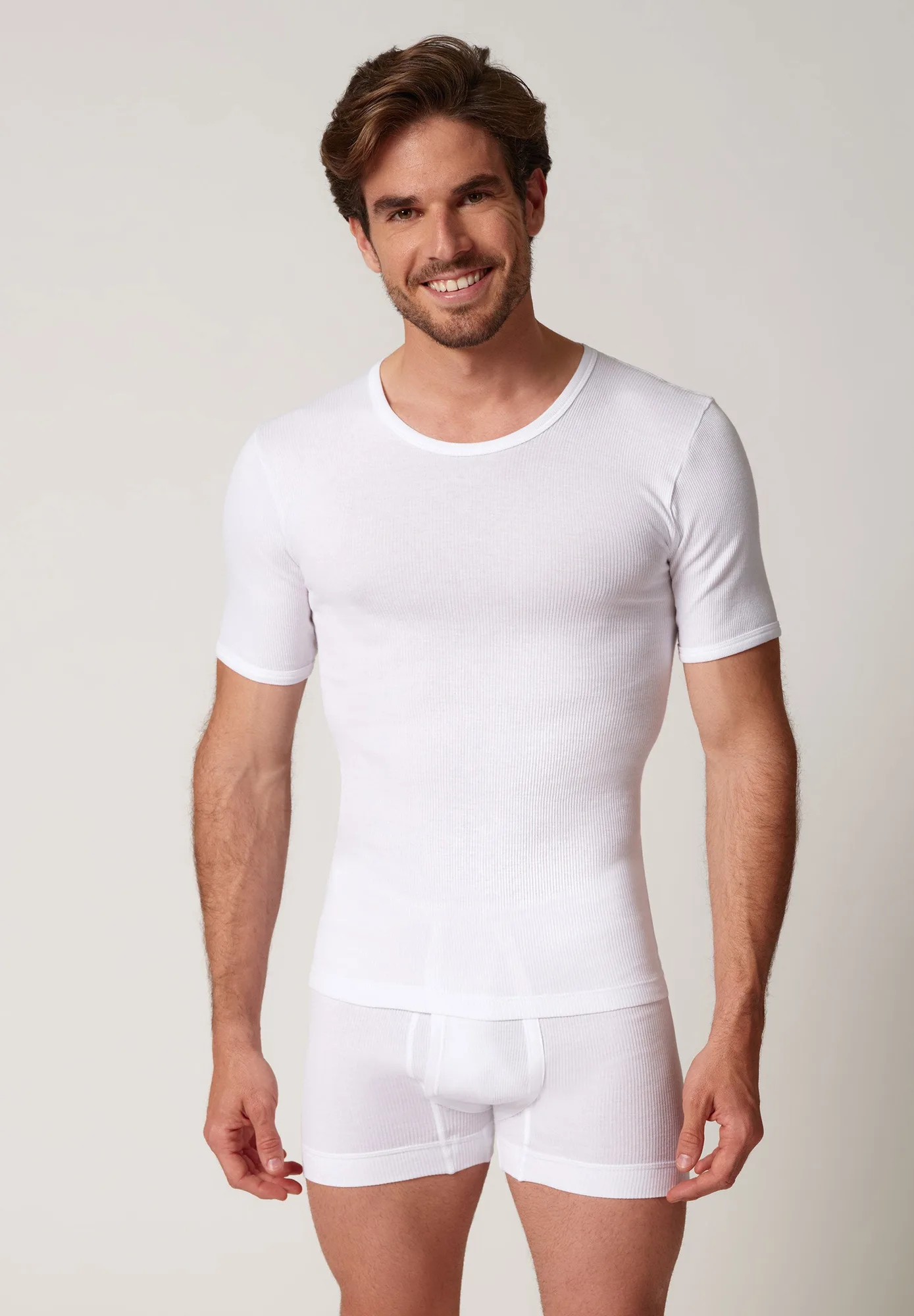 純棉O-Shirt短袖兩件裝 vs 單件:該買哪個?