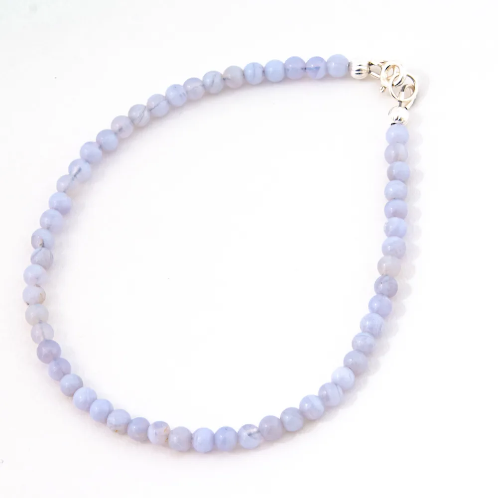 Blue Lace Agate vs Mookaite Jasper Anklets: Which Gemstone Therapy Anklet Is Right for You?